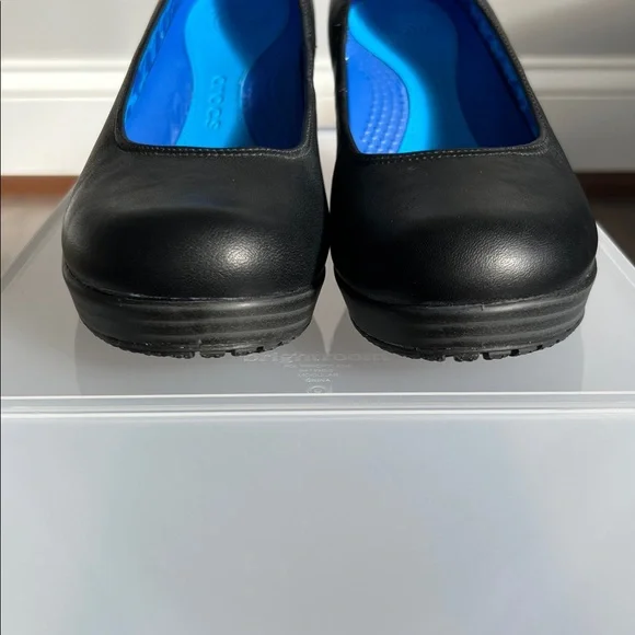 Crocs A-Leigh Closed Toe Wedge - Picture 5 of 9